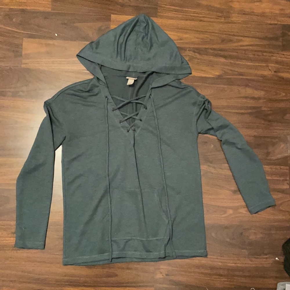 Small green Mossimo hooded long-sleeved top.